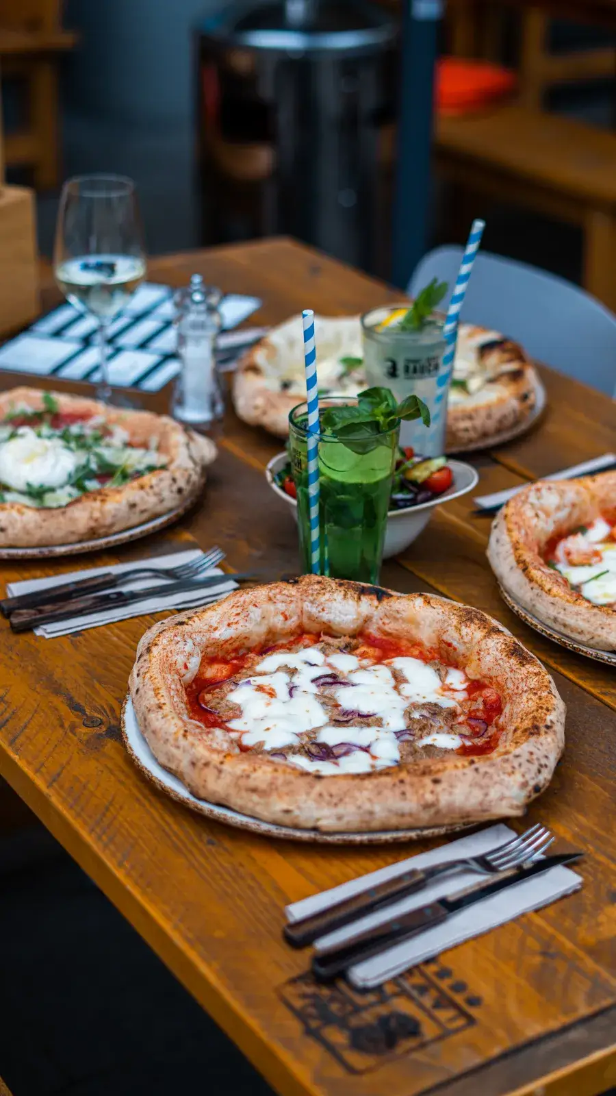 Neapolitanische Pizza bei 60 Seconds to Napoli in Düsseldorf.